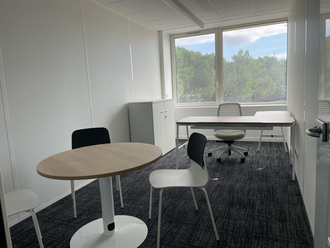 Bureau Ventabren 1053m² Location bureau OLBUR2313993 3